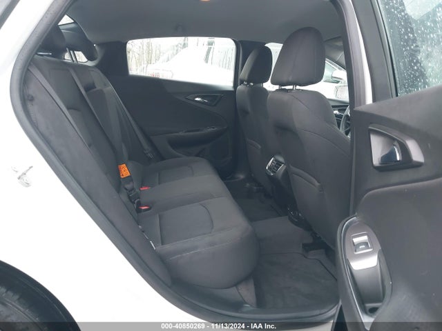 1G1ZD5ST3JF260402 Chevrolet MALIBU LT