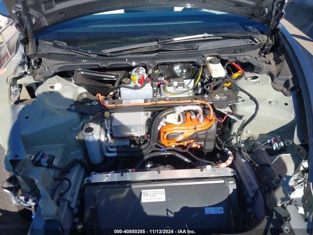2024 TESLA MODEL 3 5YJ3E1EA1RF863345 Photo 9