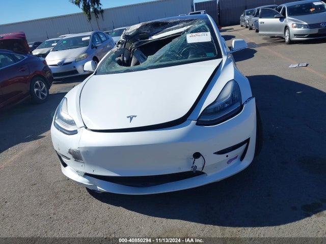 Tesla MODEL 3 2018 5YJ3E1EA8JF108200 Image 11