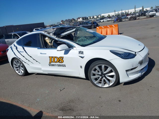 5YJ3E1EA8JF108200 Tesla MODEL 3