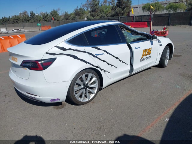 2018 TESLA MODEL 3 5YJ3E1EA8JF108200 Photo 3