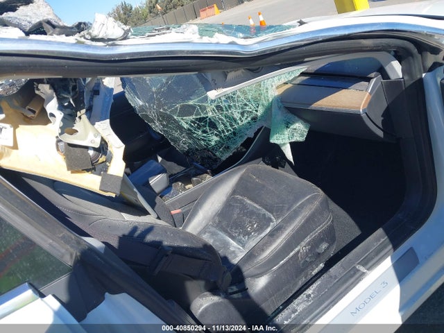 2018 TESLA MODEL 3 5YJ3E1EA8JF108200 Photo 4