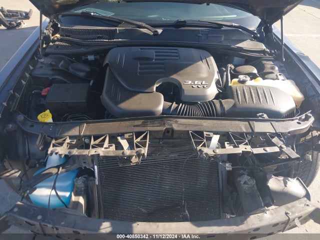 Dodge Challenger Sxt 2018 2C3CDZAG6JH245792 Image 10