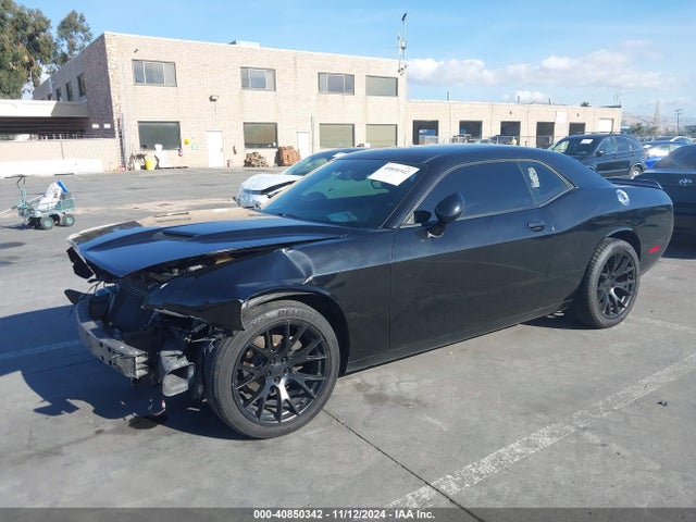 Dodge Challenger Sxt 2018 2C3CDZAG6JH245792 Image 2
