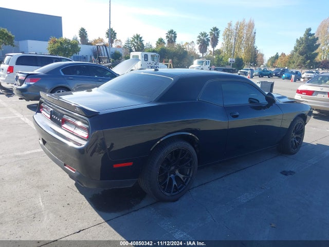 Dodge Challenger Sxt 2018 2C3CDZAG6JH245792 Image 4