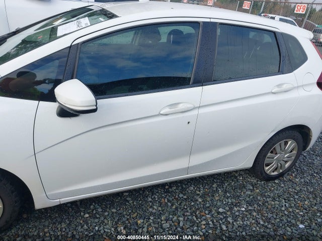 Honda FIT LX 2015 3HGGK5H55FM743931 Image 14