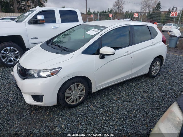 Honda FIT LX 2015 3HGGK5H55FM743931 Image 2