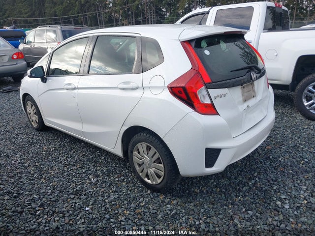 Honda FIT LX 2015 3HGGK5H55FM743931 Image 3