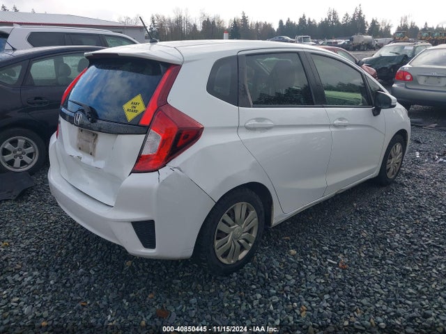 Honda FIT LX 2015 3HGGK5H55FM743931 Image 4
