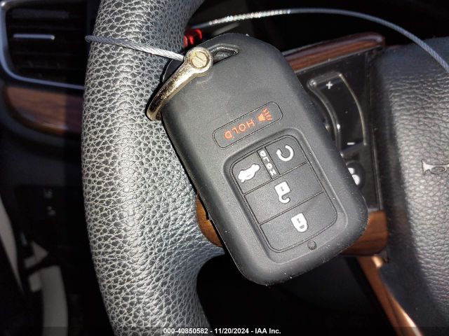 JHLRW2H51KX022054 Honda CR-V EX