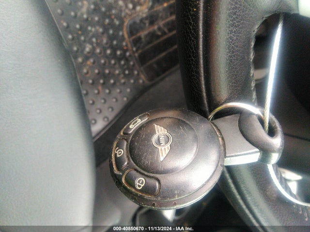 2008 MINI COOPER WMWMF335X8TU68592 Photo 10