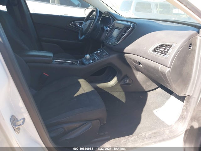 1C3CCCAB1GN110692 Chrysler 200 Limited