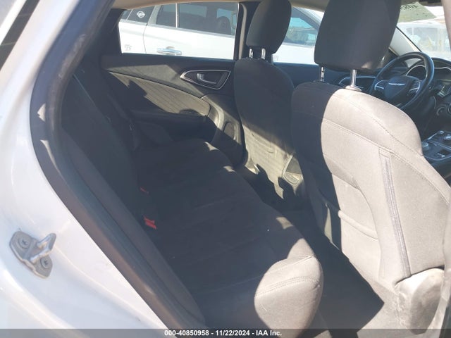 1C3CCCAB1GN110692 Chrysler 200 Limited