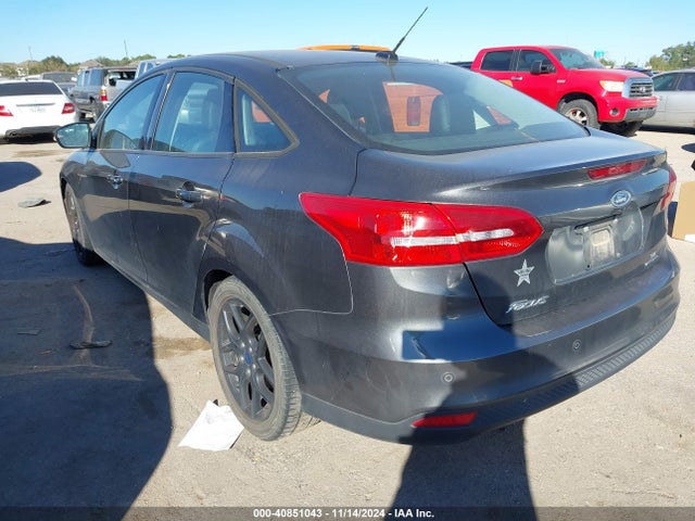 Ford FOCUS SE 2016 1FADP3F20GL326418 Image 3