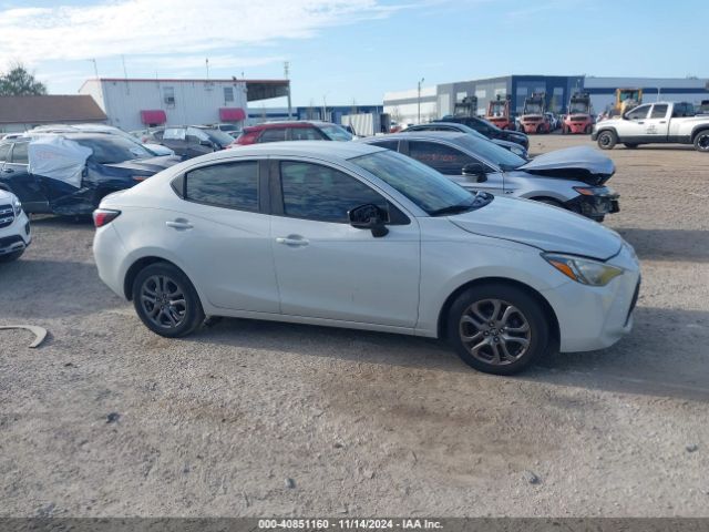 3MYDLBYV8KY515746 Toyota YARIS LE
