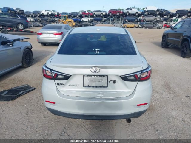 3MYDLBYV8KY515746 Toyota YARIS LE