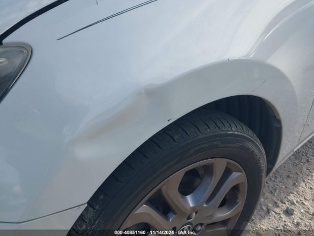 3MYDLBYV8KY515746 Toyota YARIS LE