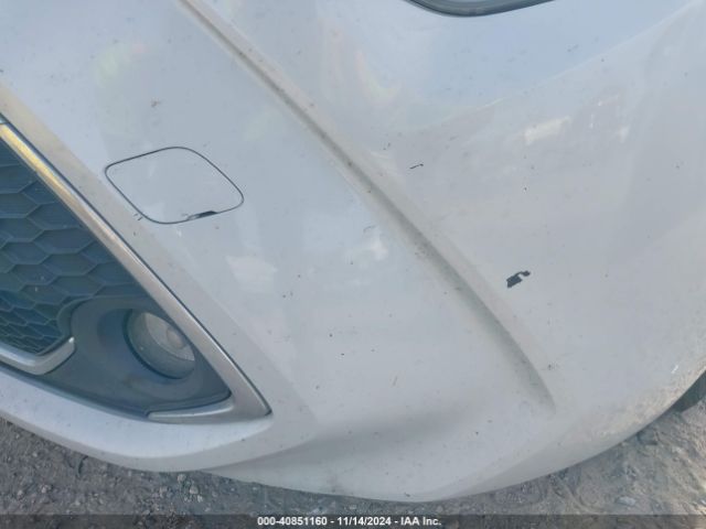3MYDLBYV8KY515746 Toyota YARIS LE