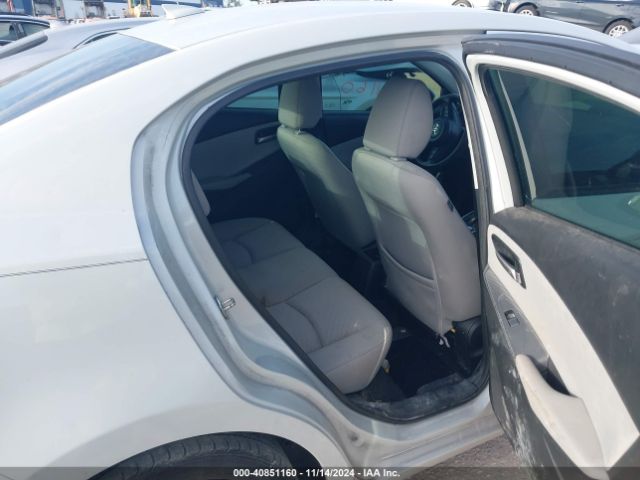 3MYDLBYV8KY515746 Toyota YARIS LE
