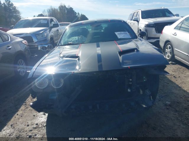 2C3CDZGG5KH583810 Dodge Challenger Sxt Awd