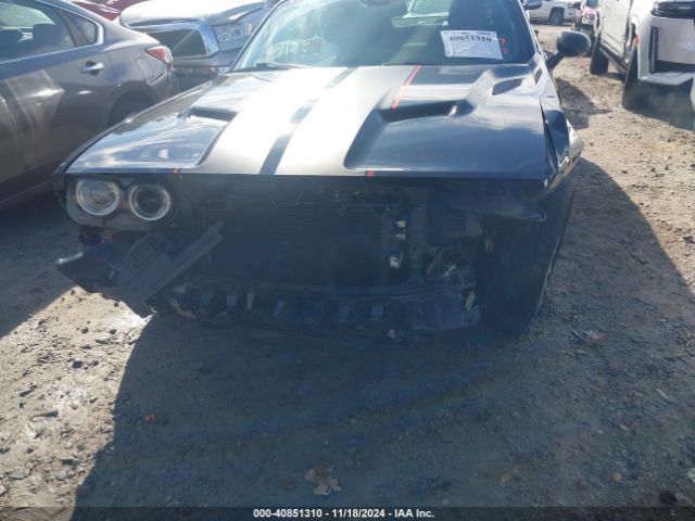 2C3CDZGG5KH583810 Dodge Challenger Sxt Awd