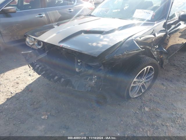 2C3CDZGG5KH583810 Dodge Challenger Sxt Awd
