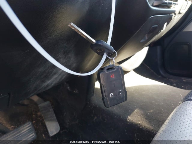 1GCVKREC3JZ341056 Chevrolet Silverado 1500 1lt