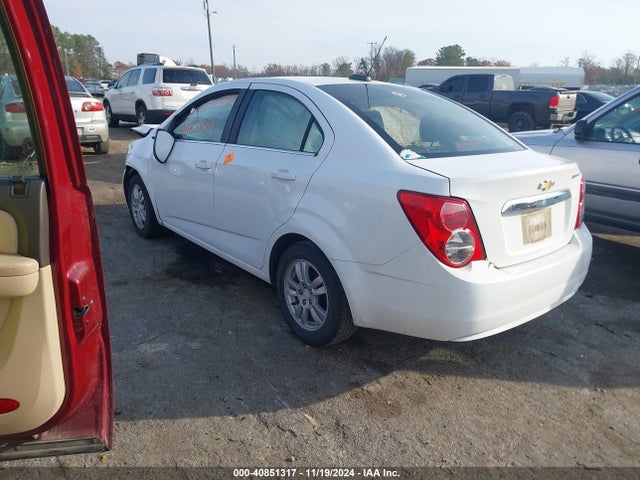 Chevrolet Sonic Lt Auto 2015 1G1JC5SH4F4220148 Image 3
