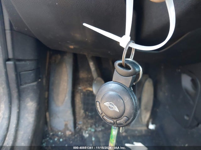 2007 MINI COOPER WMWMF33537TU60042 Photo 10