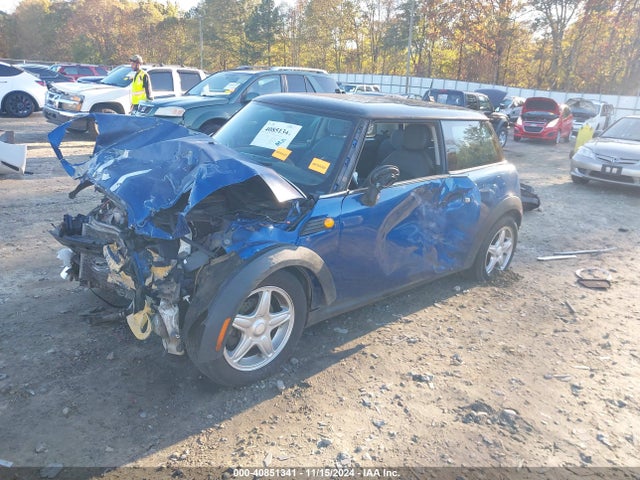 2007 MINI COOPER WMWMF33537TU60042 Photo 1