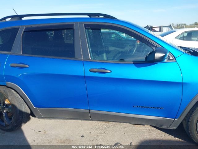 1C4PJLABXHW669575 Jeep Cherokee Altitude Fwd