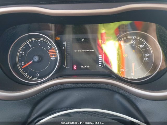 1C4PJLABXHW669575 Jeep Cherokee Altitude Fwd