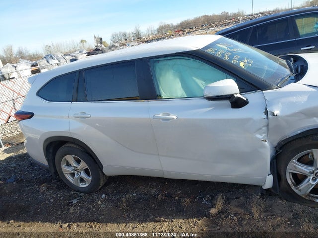 5TDKDRBH0RS534761 Toyota Highlander Le