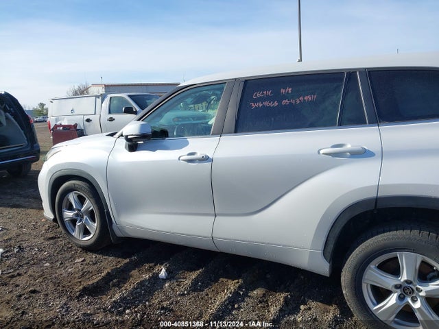 5TDKDRBH0RS534761 Toyota Highlander Le