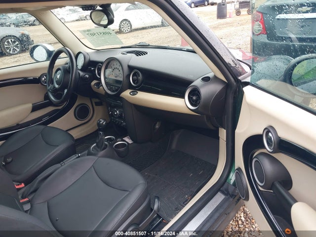 2012 MINI COOPER CLUBMAN WMWZF3C53CT489220 Photo 4