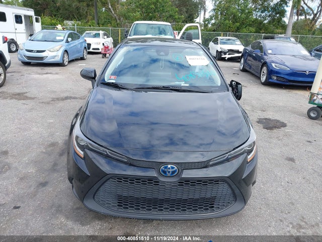 Toyota Corolla Hybrid Le 2021 JTDEAMDE2MJ011016 Image 12