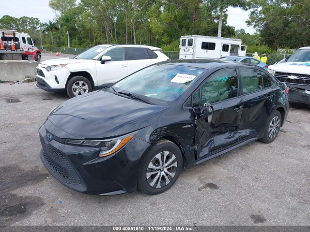 Toyota Corolla Hybrid Le 2021 JTDEAMDE2MJ011016 Image 2