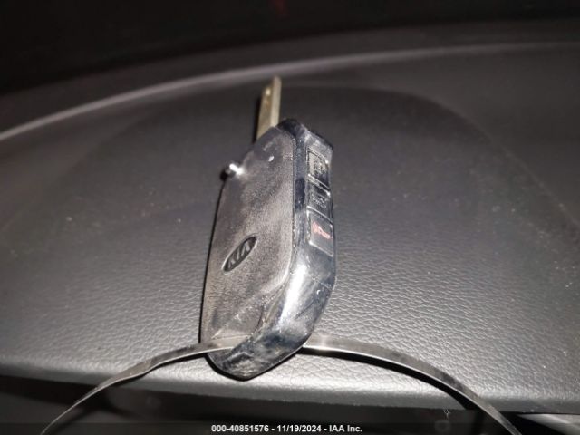 KNDJ23AUXM7738029 KIA Soul X-line