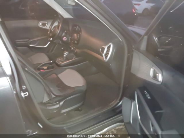 KNDJ23AUXM7738029 KIA Soul X-line