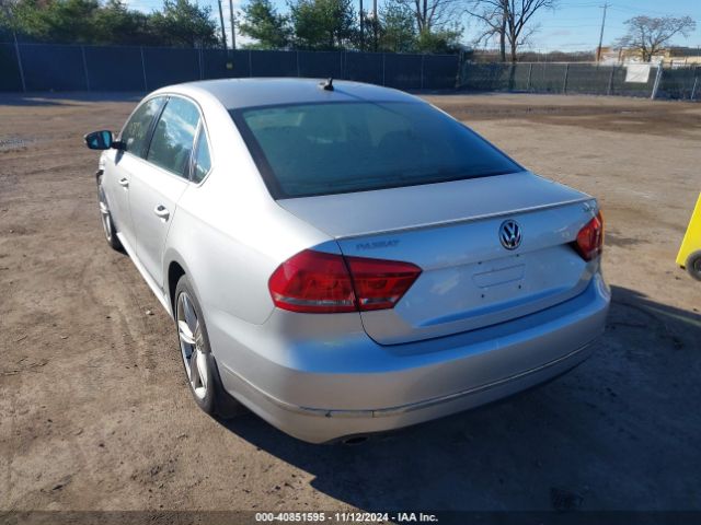 1VWBV7A32FC085780 Volkswagen Passat 2.0l Tdi Se