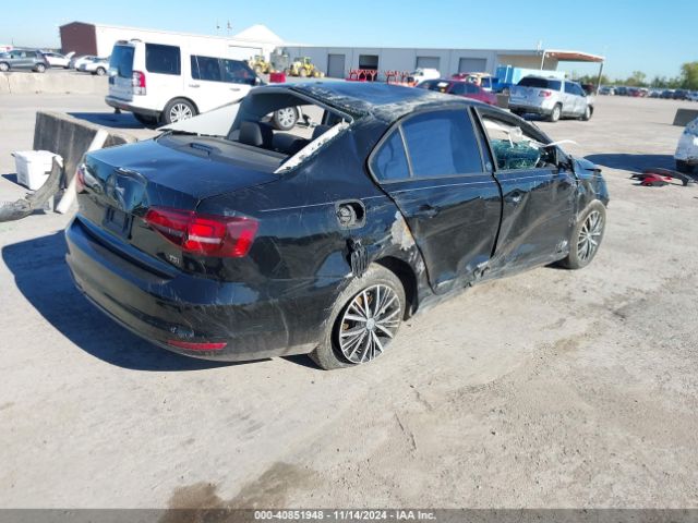 3VWDB7AJ2JM211465 Volkswagen Jetta 1.4t Se/1.4t Wolfsburg Edition
