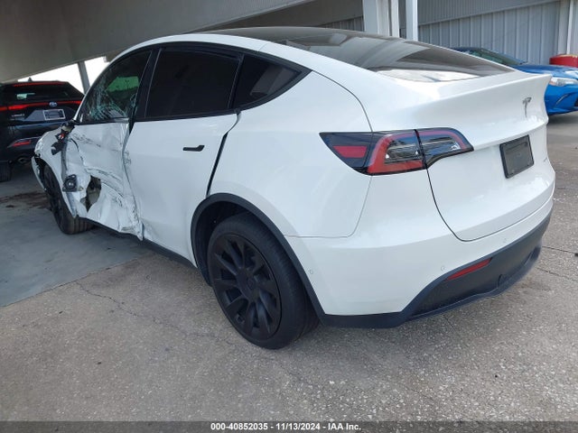 2022 TESLA MODEL Y 7SAYGDEE2NF370968 Photo 2