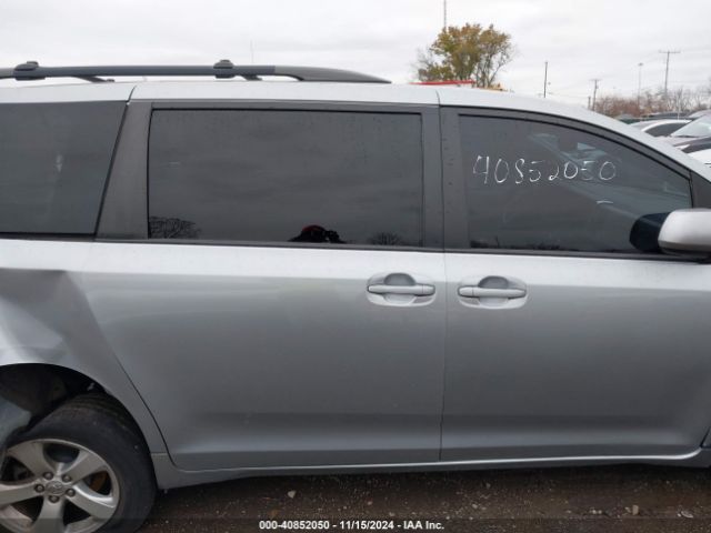 5TDKZ3DC8HS875310 Toyota Sienna Le 8 Passenger
