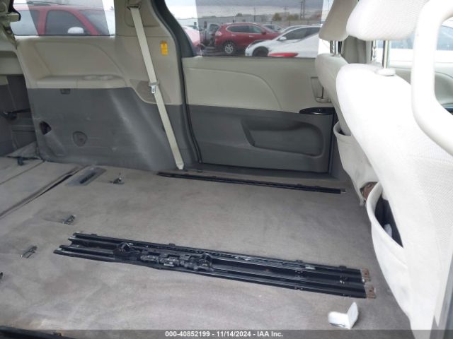 5TDKK3DC5ES500135 Toyota Sienna Le V6 8 Passenger