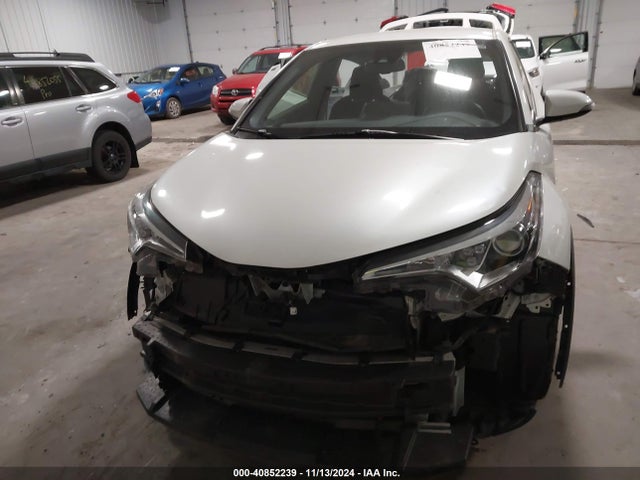 Toyota C-HR XLE 2019 JTNKHMBX7K1033699 Image 13
