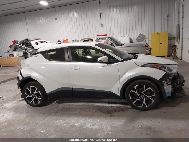 Toyota C-HR XLE 2019 JTNKHMBX7K1033699 Image 14
