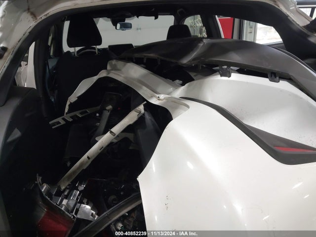 Toyota C-HR XLE 2019 JTNKHMBX7K1033699 Image 12
