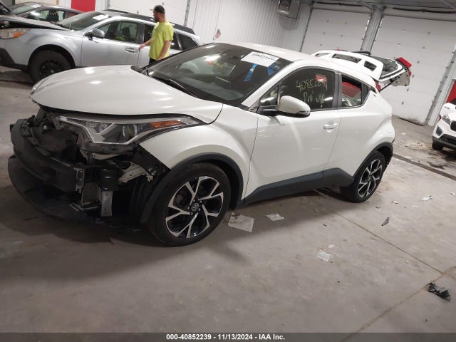 Toyota C-HR XLE 2019 JTNKHMBX7K1033699 Image 2