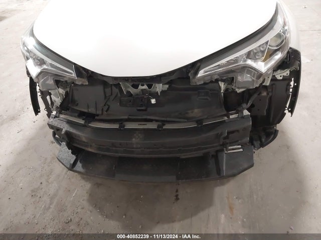 Toyota C-HR XLE 2019 JTNKHMBX7K1033699 Image 6