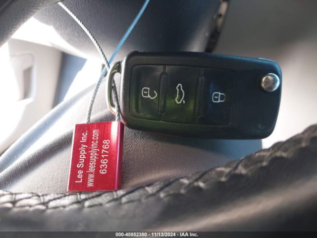 1VWBA7A38JC041870 Volkswagen Passat 2.0t Se